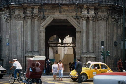 Portada principal del Palacio de la Inquisición (México D.F.) (1992)