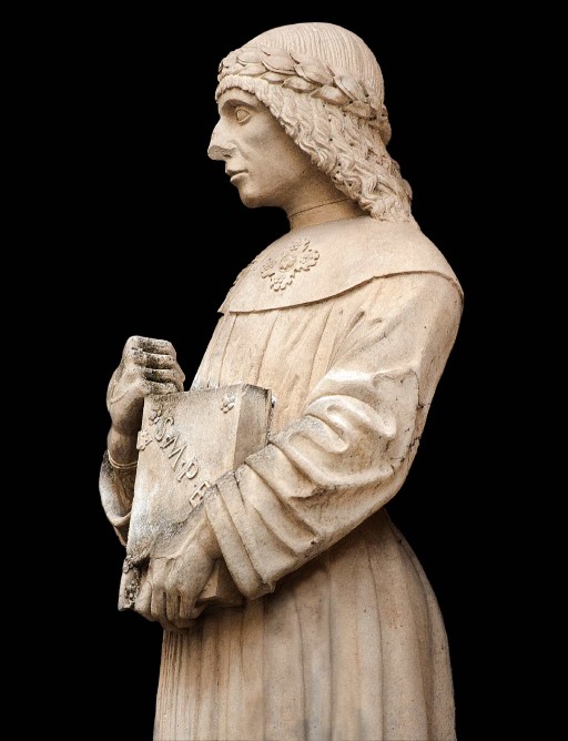 (Ovidio, Tristezas, 1,15-6) |
Estatua de Ovidio (1474) en el palazzo de la SS. Annunziata, Sulmona (Italia), 2015