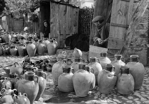 RUTH MATILDA ANDERSON, 1926. Mercado de alfarería, cabañas de madera de los vendedores. León: Toro - Zamora