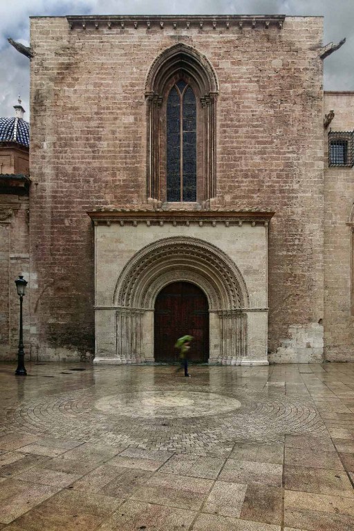 Hastial del crucero de la catedral de Valencia a la plaza de la Almoina. Siglo XIII. 2007