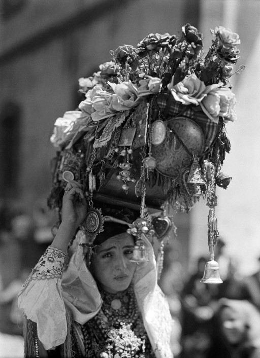 RUTH MATILDA ANDERSON, 1930. Festival of Nuestra Señora de las Nieves. Ofrenda. León: Mogarraz - Salamanca en la plaza